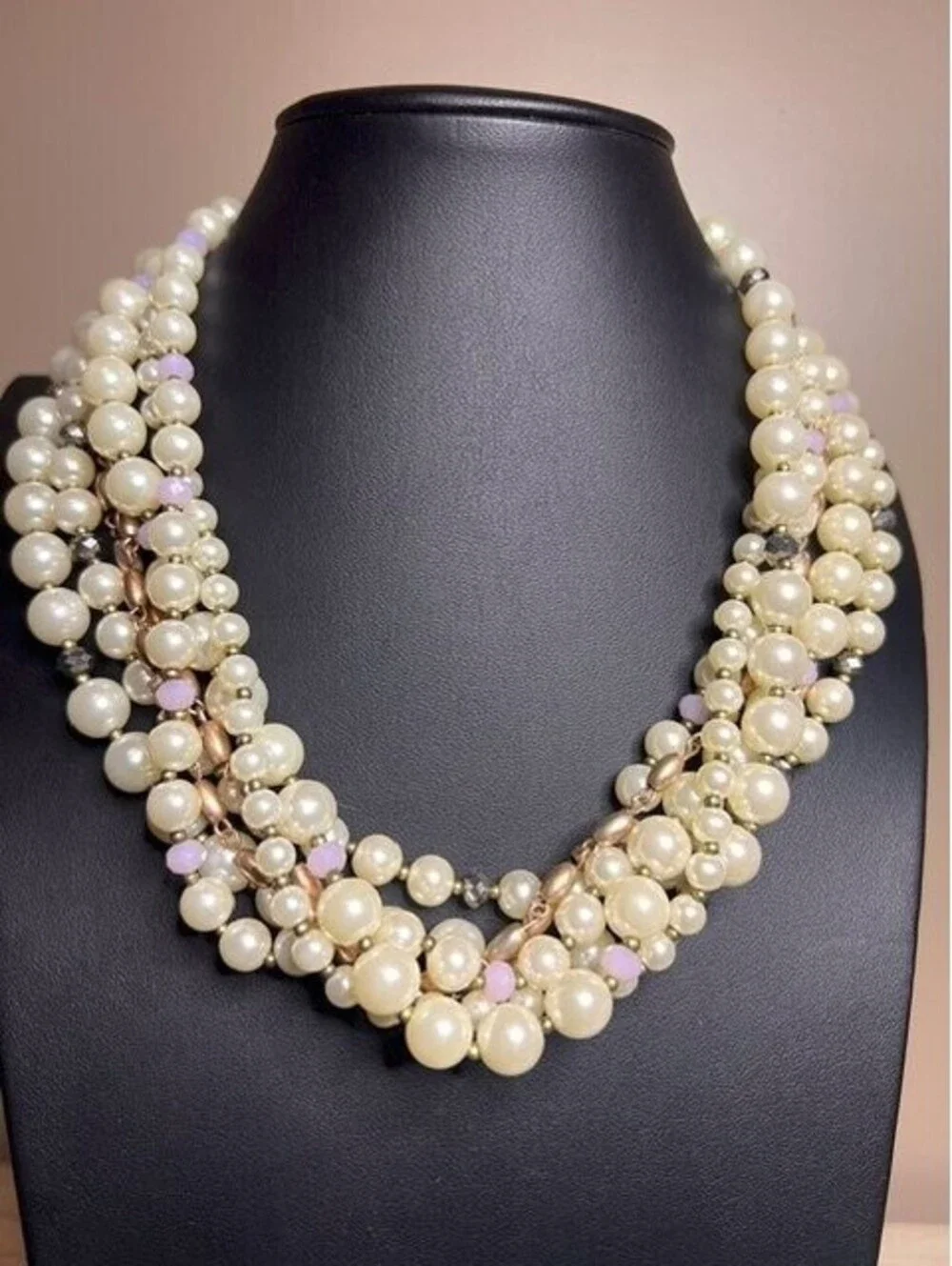 B6655 VTG Betsey Johnson Multi-Strand Bib Faux Pearl Necklace Lavender Beads 20
